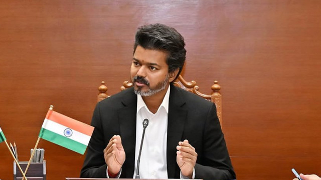 విజయ్‌ సంచలనం.. మాజీ ఎల్‌టీటీఈ చీఫ్‌ ప్రభాకరన్‌కు నివాళి