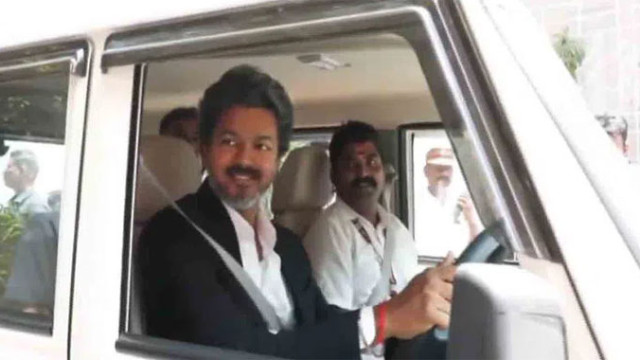 ప్రోటోకాల్ పక్కనపెట్టి.. ప్రభుత్వ జీప్‌ను స్వయంగా నడిపిన సీఎం విజ‌య్‌.. ఇదిగో వీడియో!