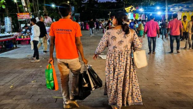 షాపింగ్ లవర్స్‌కు గుడ్ న్యూస్.. బరువులు మోసేందుకు సరికొత్త సర్వీస్!