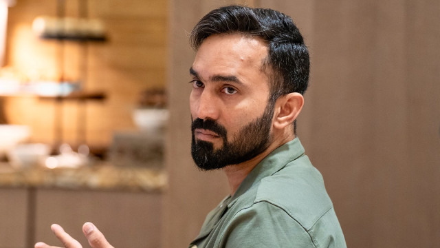 అతడ్ని సచిన్ వారసుడు అనకండి: దినేశ్ కార్తీక్