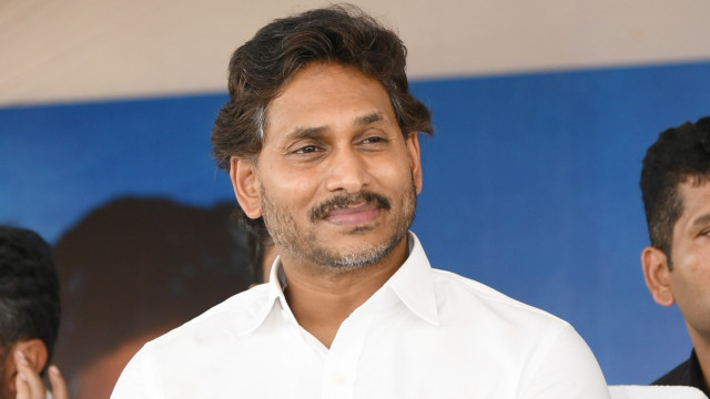 జగన్ ఫొటో వల్లే విజయ్ గెలిచాడా..? జగన్ ఏమంటున్నారో చూడండి!