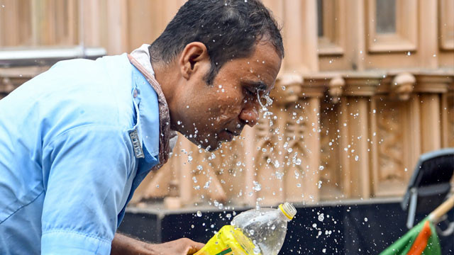 తెలంగాణలోని ఈ 11 జిల్లాల్లో నేడు బయట అడుగుపెట్టొద్దు!
