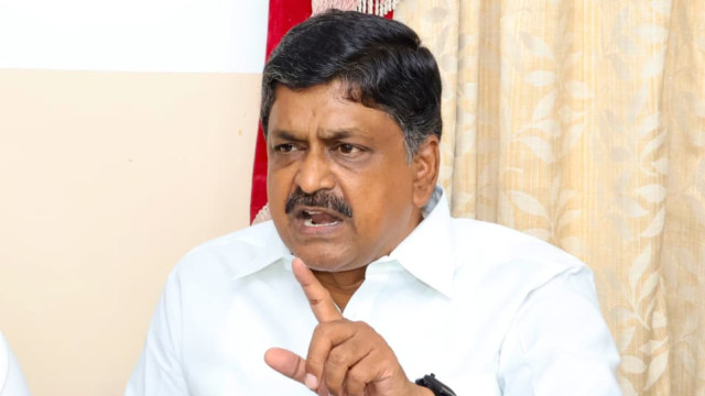మంచోడినంటూ జగన్ సెల్ఫ్ సర్టిఫికెట్లు ఇచ్చుకుంటున్నాడు: పయ్యావుల ఫైర్