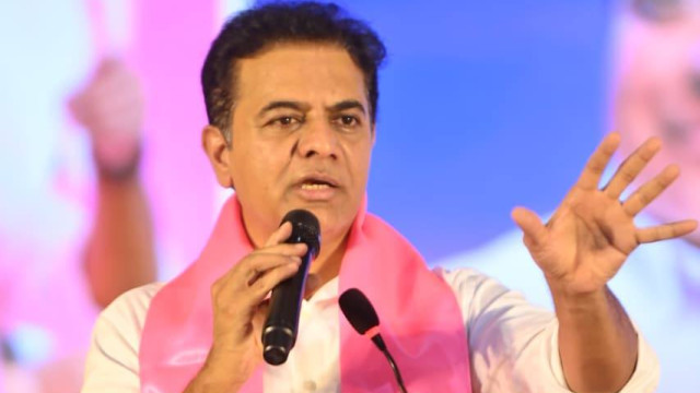 ఉచిత విద్యుత్ రద్దుకే వ్యవసాయ మోటార్లకు మీటర్లు.. కాంగ్రెస్ సర్కారుపై కేటీఆర్ ఫైర్