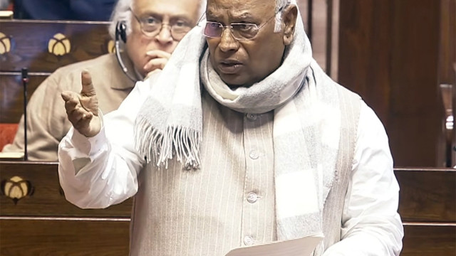 పెట్రోల్, డీజిల్ ధరల పెరుగుదలపై స్పందించిన మల్లికార్జున ఖర్గే
