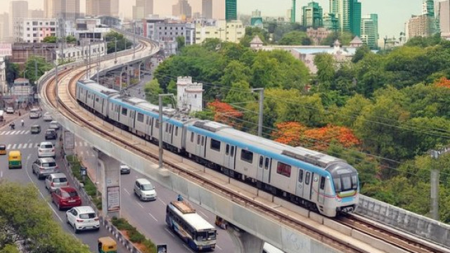హైదరాబాద్‌ మెట్రోకు భారీ ఊరట.. రూ.13,600 కోట్ల రుణాల రీఫైనాన్స్!