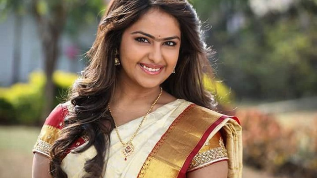 నా శరీరంలో మార్పులు చూసి.. ప్లాస్టిక్ సర్జరీ అనుకున్నారు: అవికా గోర్