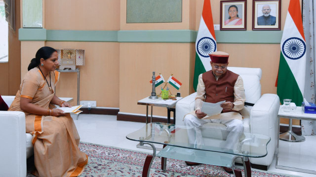 తెలంగాణ గవర్నర్ ను కలిసిన కవిత... రేవంత్ సర్కారుపై ఫిర్యాదు