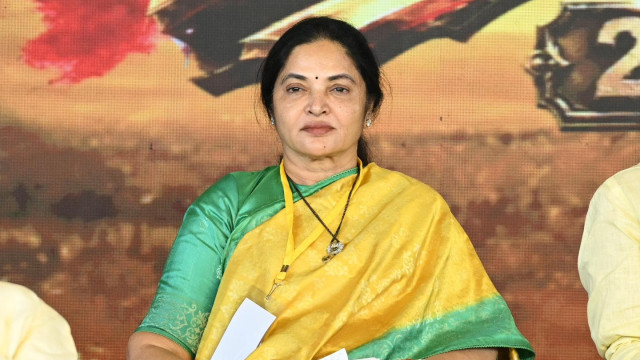 మహానాడులో హైలైట్... టీడీపీకి రూ.5 కోట్ల విరాళం ఇచ్చిన వేమిరెడ్డి దంపతులు