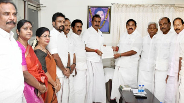 అన్నాడీఎంకేలో చీలికలేదు.. భేదాభిప్రాయాలు మాత్రమే ఉన్నాయి: వేలుమణి