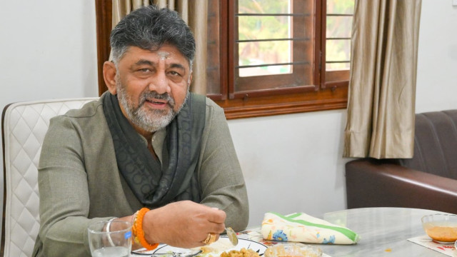 కర్ణాటక కాబోయే సీఎం.. డీకే శివకుమార్ ఆస్తులు ఐదేళ్లలో ఎంత పెరిగాయంటే!