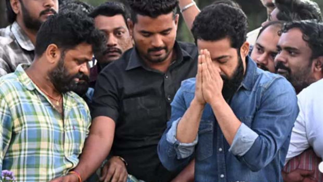 ఎన్టీఆర్ జయంతి: ఘాట్ వద్ద జూనియర్ ఎన్టీఆర్ నివాళి.. అమీర్‌పేటలో విగ్రహావిష్కరణకు ఏర్పాట్లు