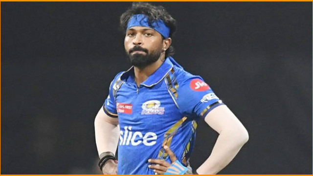 హార్దిక్‌కు ముంబై షాక్ ఇవ్వ‌నుందా?.. కెప్టెన్సీ అటుంచితే ఏకంగా జట్టులో చోటుకే ఎస‌రు!