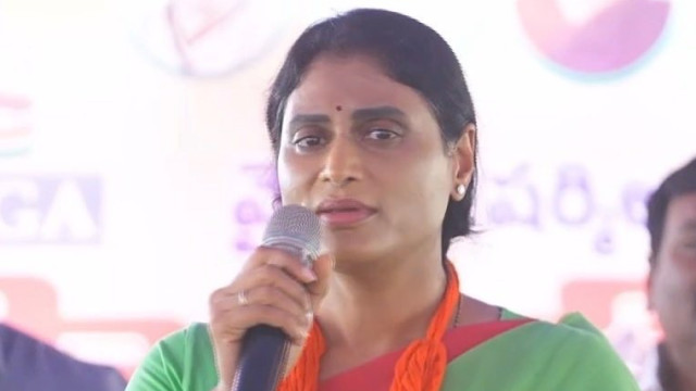 నంద్యాలలో వైఎస్ఆర్ విగ్రహం ధ్వంసం.. ఆమరణ దీక్ష చేస్తానంటూ ప్రభుత్వానికి షర్మిల హెచ్చరిక