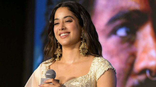 ప్రేక్షకులు దేవుళ్లు.. సినిమా ఓ సేవ: జాన్వీ కపూర్‌