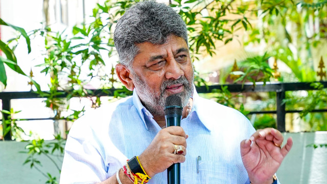 ఆర్సీబీకి రెండో టైటిల్ ... రియల్ ఛాంపియన్లలా ఆడారన్న కర్ణాటక కాబోయే సీఎం డీకే శివకుమార్