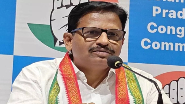 పవన్ కల్యాణ్ తెలంగాణలో సభ పెట్టుకోవచ్చు: యెన్నెం శ్రీనివాస్ రెడ్డి