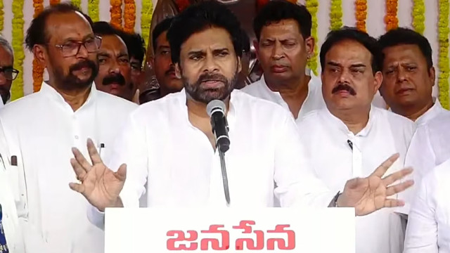 తెలంగాణ ప్రజల్లో 'తెలంగాణ' అనే భావన ఉంటుంది... కానీ ఆంధ్రా ప్రజల్లో 'ఆంధ్రా' అనే భావన లోపించింది: పవన్