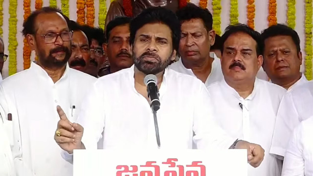 సంఘాలు పెట్టుకుని నాయకులు బాగుపడ్డారేమో కానీ...!: కులాలపై పవన్ కల్యాణ్ సంచలన వ్యాఖ్యలు..