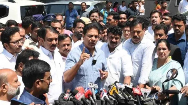 చంచల్‌గూడ జైల్లో బాల్క సుమన్‌ను కలిసిన కేటీఆర్