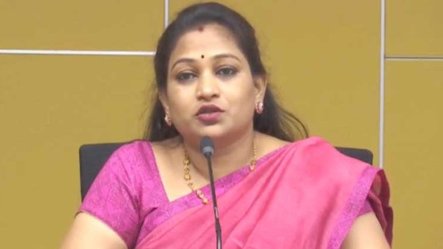 మేము ఇప్పటికీ కడప కోర్టు చుట్టూ తిరగాల్సి వస్తోంది: అనిత