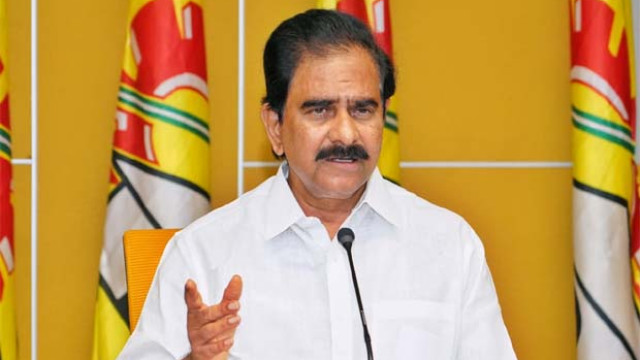 అమరావతిపై జగన్ కుట్రలు చేస్తున్నారు: దేవినేని ఉమ ఆరోపణ