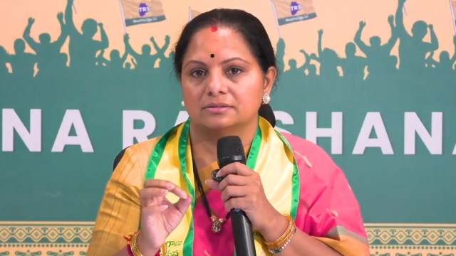 రేవంత్ రెడ్డిని హిట్లర్, తాలిబాన్లతో పోల్చిన కవిత
