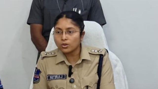 సివిల్ డ్రెస్సులో వెళ్లి హైదరాబాద్ పబ్ గుట్టురట్టు చేసిన మహిళా డీసీపీ!