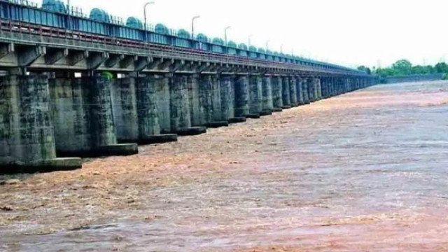ధవళేశ్వరం బ్యారేజీకి మహర్ధశ.. రూ.124 కోట్లతో ఆధునికీకరణ పనులు!