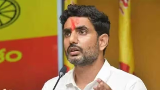 విశాఖ ఆసుపత్రిలో బాధితులను పరామర్శించిన లోకేశ్.. వామపక్షాల హంగామా