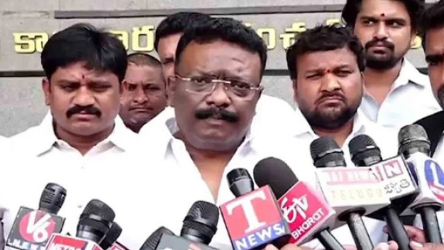 సింగరేణి అవినీతిని ఎండగట్టినందుకే బాల్క సుమన్‌పై అక్రమ కేసులు: దాసోజు శ్రవణ్