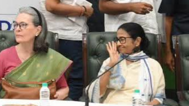 బెంగాల్‌లో ఓటమి ఎఫెక్ట్.. కాంగ్రెస్‌లో టీఎంసీ విలీనం?