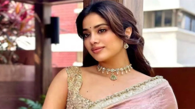 భయపెట్టనున్న జాన్వీ కపూర్... 'తుంబాడ్' దర్శకుడితో హారర్ జోనర్‌లో కొత్త సినిమా!