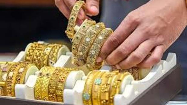 హైదరాబాద్‌లో మళ్లీ తగ్గిన బంగారం, వెండి ధరలు.. నేటి రేట్లు ఇవే!