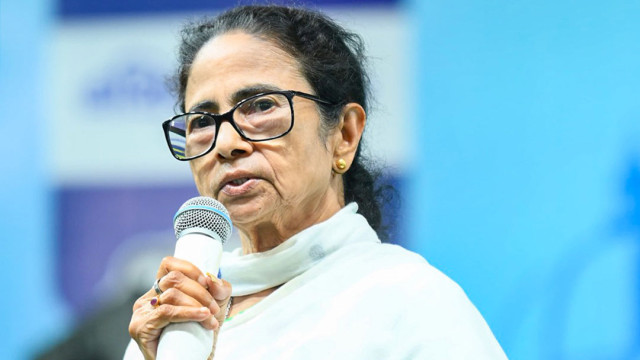టీఎంసీ రెబల్ ఎంపీల భవిష్యత్ ప్రశ్నార్థకం.. ఫిరాయింపుల చట్టం ఏం చెబుతోంది?