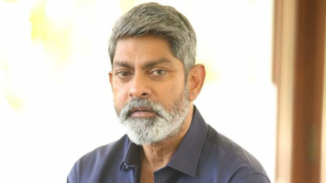 'పెద్ది'ని తొక్కేయడానికి కొందరు కావాలనే అడ్డుపడుతున్నారు: జగపతిబాబు ఫైర్