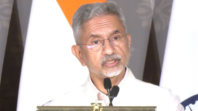 ‘రష్యా చమురు కొనమన్నది అమెరికాయే’.. పాశ్చాత్య దేశాల ద్వంద్వ వైఖరిపై జైశంకర్ ఫైర్‌
