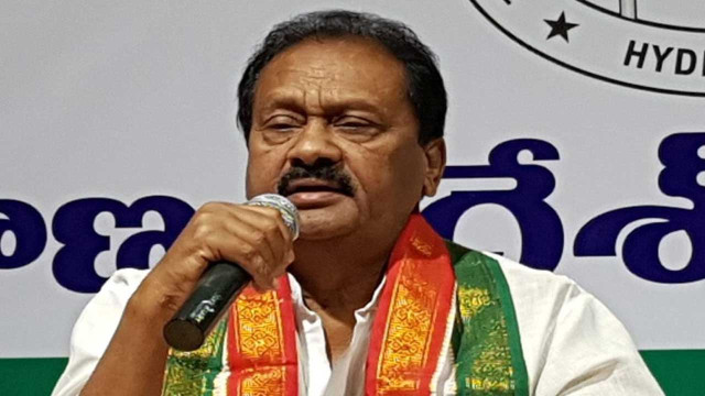కాంగ్రెస్‌లో కలకలం.. షబ్బీర్ అలీకి ఏఐసీసీ షోకాజ్ నోటీసులు