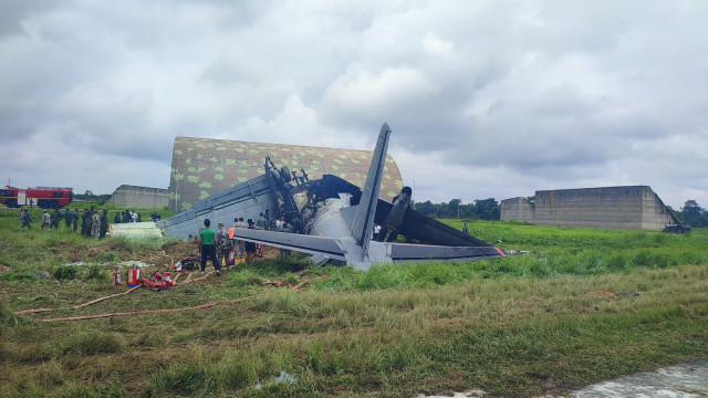 కుప్పకూలిన భారత వాయుసేన AN-32 విమానం