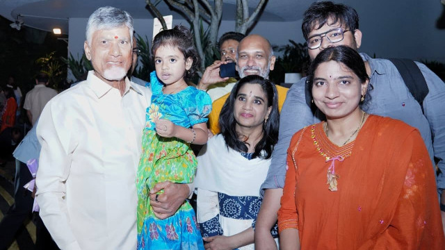 సింగపూర్‌లో చంద్రబాబుకు ఘనస్వాగతం పలికిన తెలుగు ప్రజలు.. ఫొటోలు ఇవిగో!