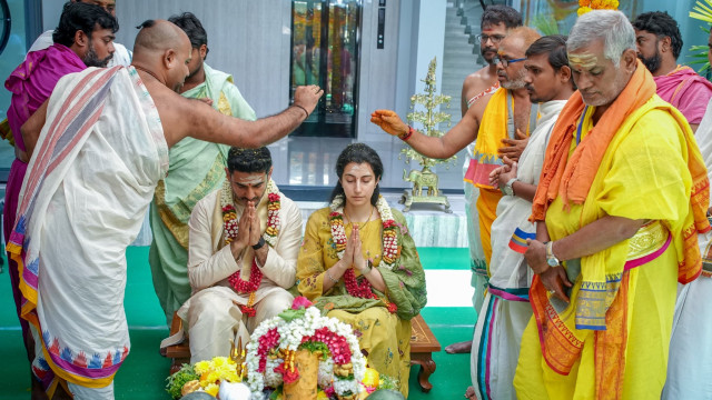 సతీసమేతంగా రుద్రాభిషేకంలో పాల్గొన్న మంత్రి నారా లోకేశ్... ఫొటోలు ఇవిగో!