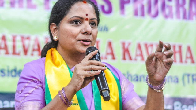 కేసీఆర్ తిరిగి పార్టీలోకి ఆహ్వానిస్తే...: కవిత సమాధానం ఏమంటే?