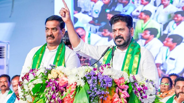 విద్యతోనే జీవితాల్లో మార్పు.. ప్రభుత్వ పాఠశాలలను చిన్నచూపు చూడొద్దు: రేవంత్ రెడ్డి