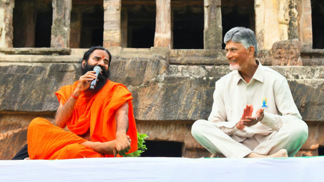 చంద్రబాబు ఒక కర్మ యోగి.. ఆయనలా ప్రతీ సీఎం పనిచేయాలి: బాబా రాందేవ్‌
