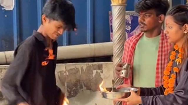 లైక్స్ కోసం రిస్క్.. పవిత్రమైన ఆరతితో ప్రమాదకర ప్రాంక్.. యువతిపై విమర్శలు