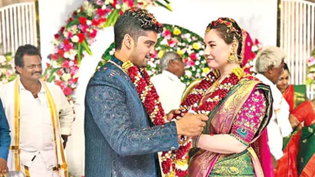 పల్నాడులో జర్మన్ వధువుతో యువకుడి పెళ్లి.. రెండు సంప్రదాయాల నడుమ వేడుక
