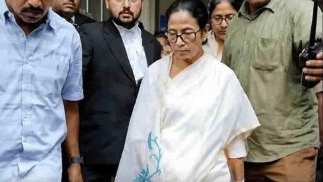 మమతా బెనర్జీకి షాక్.. చైర్‌పర్సన్‌గా తొలగించిన రెబల్ వర్గం