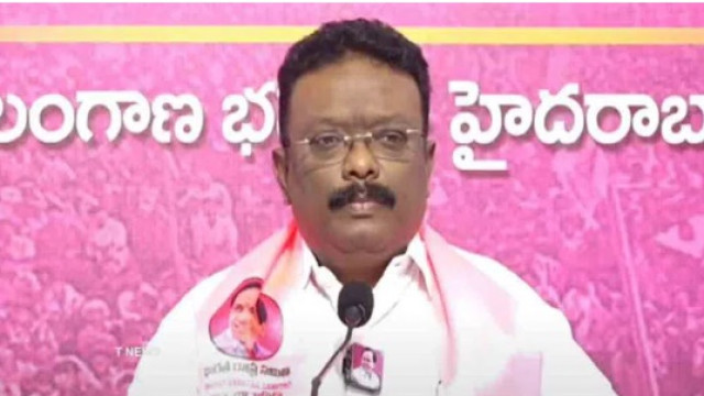 ఢిల్లీలో ఒక నీతి.. హైదరాబాద్‌లో ఒక రీతా?: రేవంత్‌రెడ్డిని ఉద్దేశిస్తూ రాహుల్ గాంధీకి దాసోజు శ్రవణ్ లేఖ