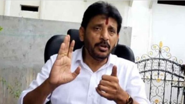 పవన్ పై వ్యాఖ్యలు... దువ్వాడ శ్రీనివాస్‌ను విచారిస్తున్న పోలీసులు