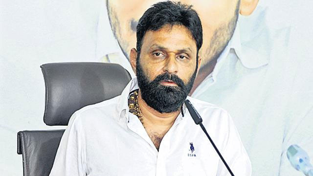 హోంశాఖ ఉత్తర్వులను సవాల్ చేస్తూ హైకోర్టులో క్వాష్ పిటిషన్ వేసిన కొడాలి నాని!